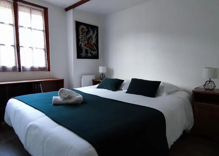 Les Falaises Chalet Saint-Léonard